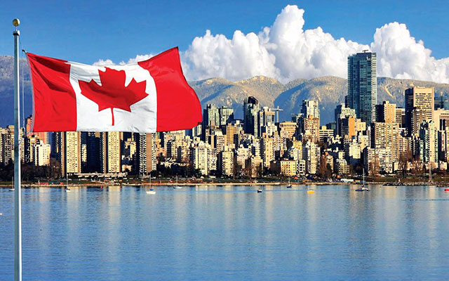 بعد أن أغلقت أوروبا أبوابها.. كندا تصبح القبلة المفضلة للمهاجرين