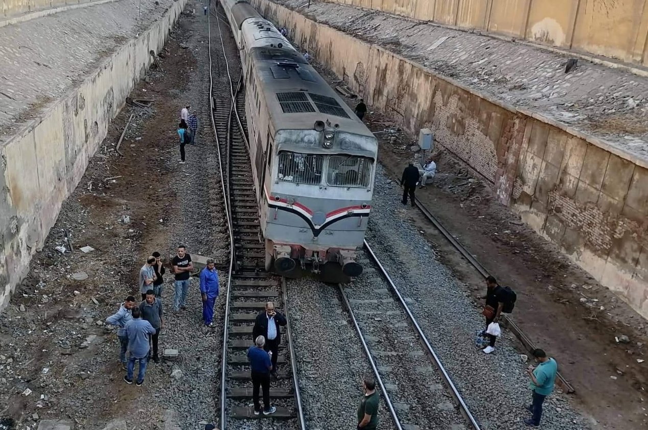 مقتل شخصين وإصابة 16 بجروح.. حوادث القطارات تعود لمصر