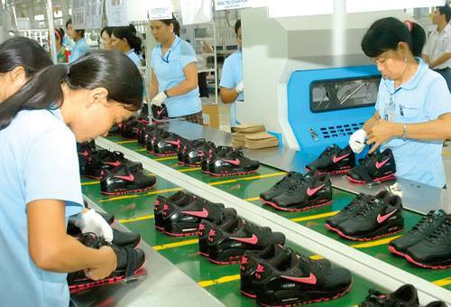 شركة فيتنامية لتصنيع الأحذية تعتزم صرف 6 آلاف موظف لديها