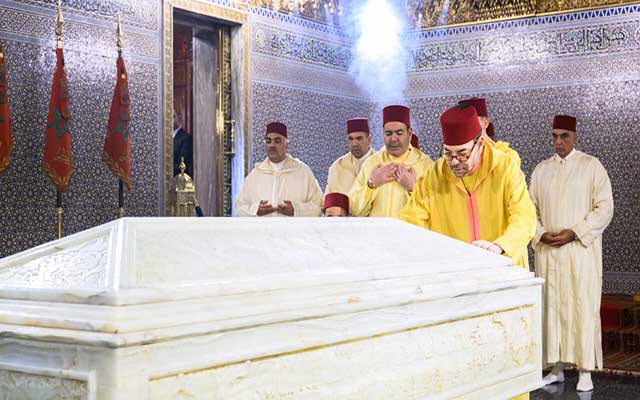 أمير المؤمنين يترحم على روح الراحل الملك محمد الخامس