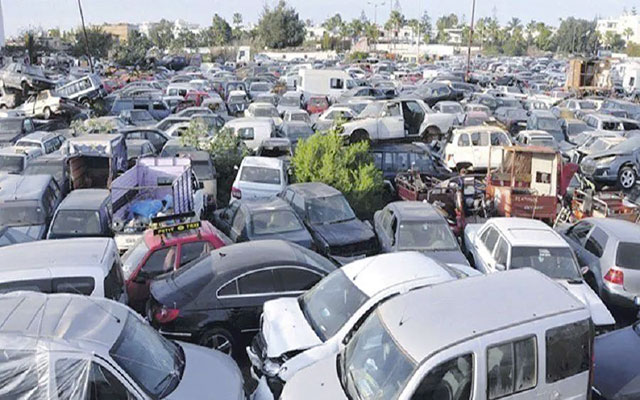 عمدة  الدار البيضاء تقرر بيع السيارات والدراجات المحجوزة في فوريانات المدينة بالمزاد العلني 