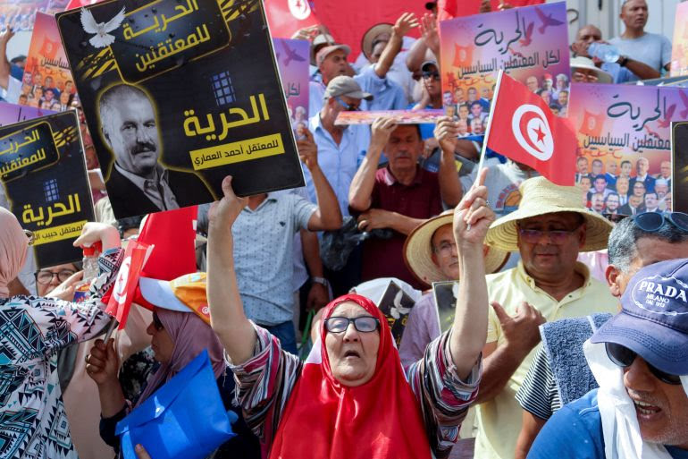 "فايننشال تايمز": قمع غير مسبوق للمعارضين في تونس
