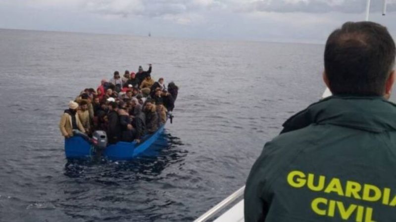 إسبانيا.. ضبط 18 "حراكا" جزائريا فروا من جحيم بلادهم