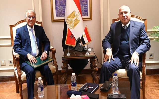 القاهرة.. تعزيز التعاون المغربي المصري في مجالات النقل والصناعة