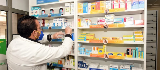 كونفدرالية الصيادلة تحتج على سياسة وزارة الصحة وتطالب بتدخل رئاسة الحكومة