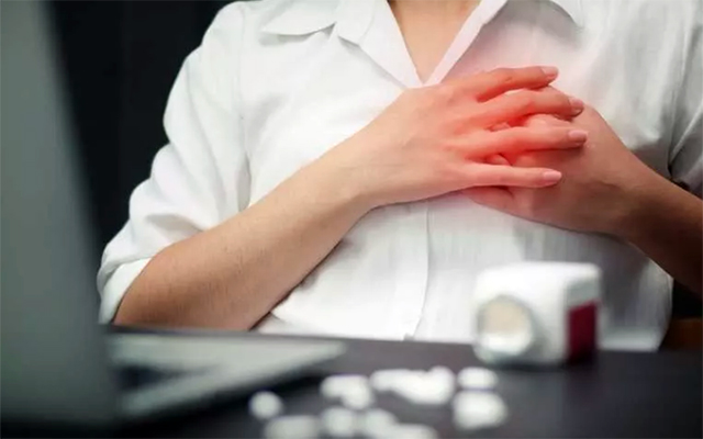 تحذير طبي: مسكنات وأدوية الزكام تهدد المصابين بارتفاع الضغط