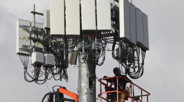 الحكومة ترخص لثلاث شركات اتصالات باستعمال شبكة تكنولوجيا الجيل الخامس.. تعرف عليها